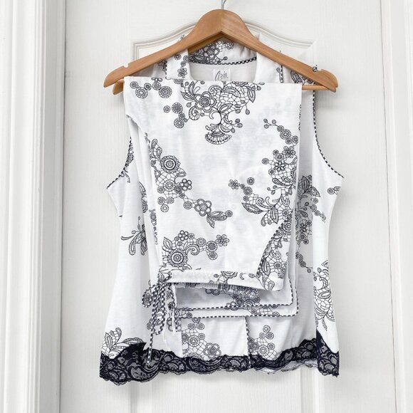 Aria - Lovely Vintage Lacey Sleeveless PJ Top & Cropped Pants Set - Picture 2 of 13